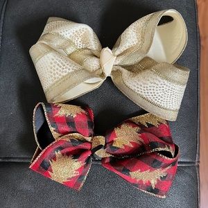 Holiday hair bows